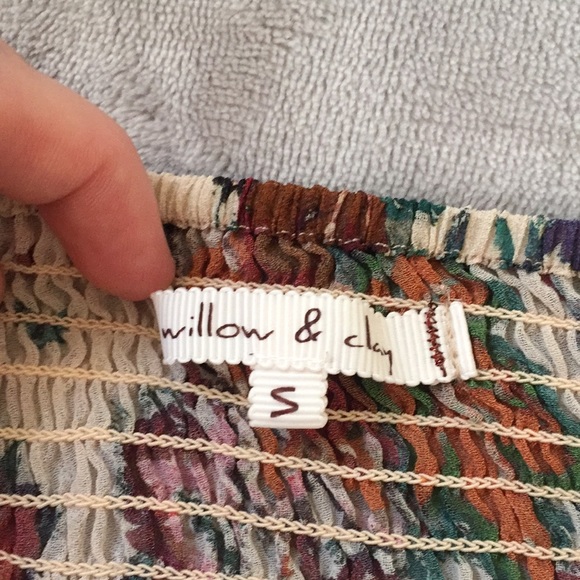 Willow & Clay Smock Off-The-Shoulder Floral Blouse - Picture 4 of 7